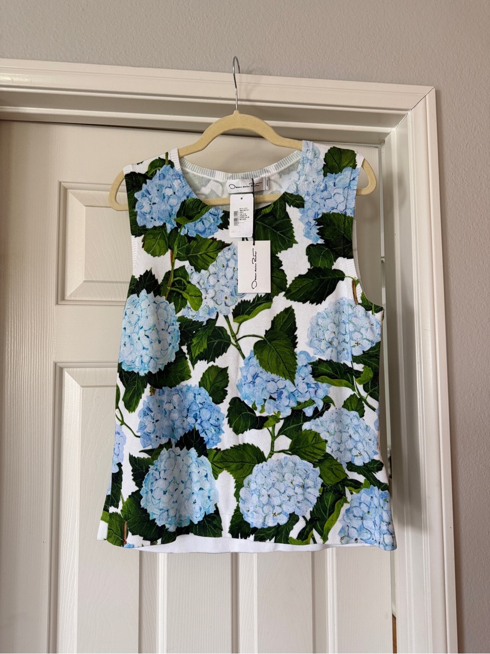 Oscar de la Renta Hydrangea Floral Sleeveless Top Blue Green 48 cashmere flowers